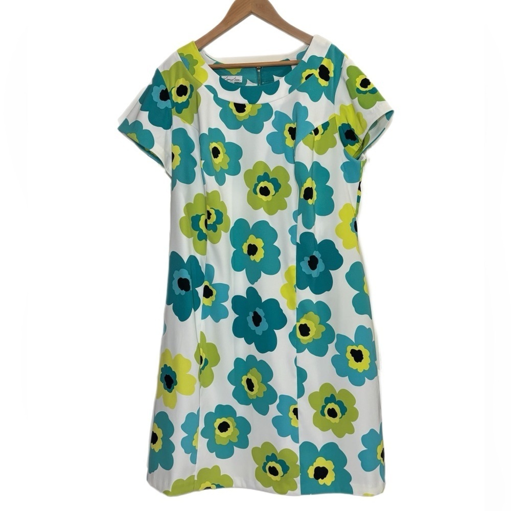 Kim Rogers 60s style boat neck cap sleeve shift dress with large floral print